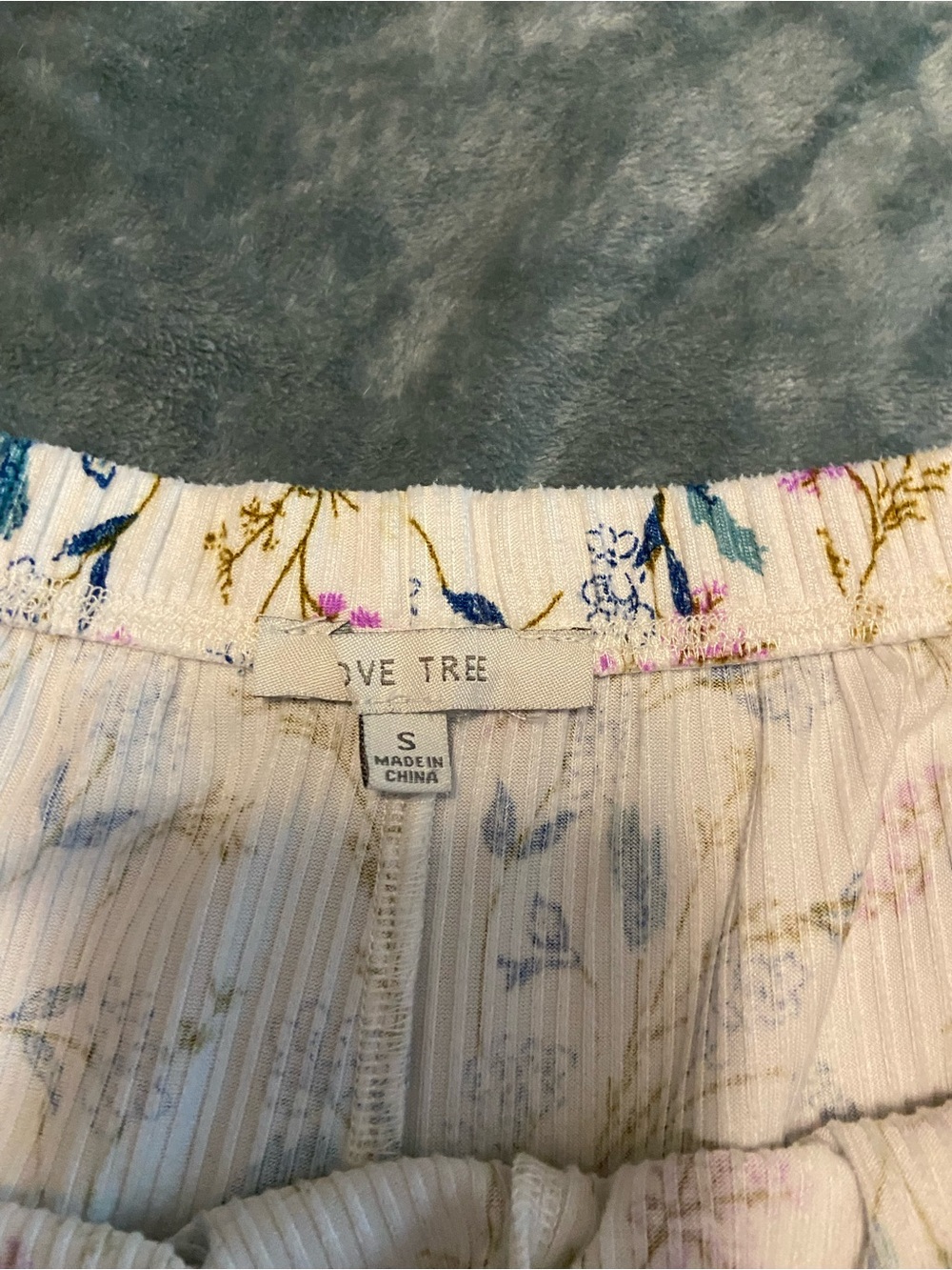 Olive Tree Cream Floral Elastic Waist Shorts with Pink & Blue Accents - Picture 3 of 3
